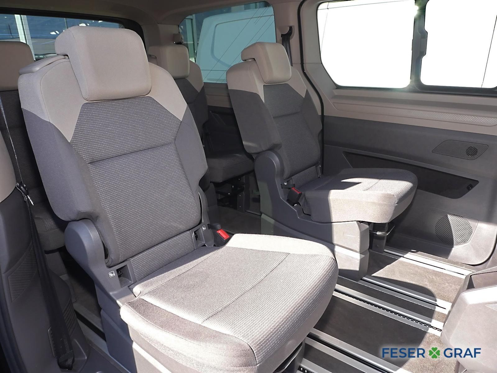 Volkswagen T7 Multivan 2.0 TDI - Samsaru's Car Outlet