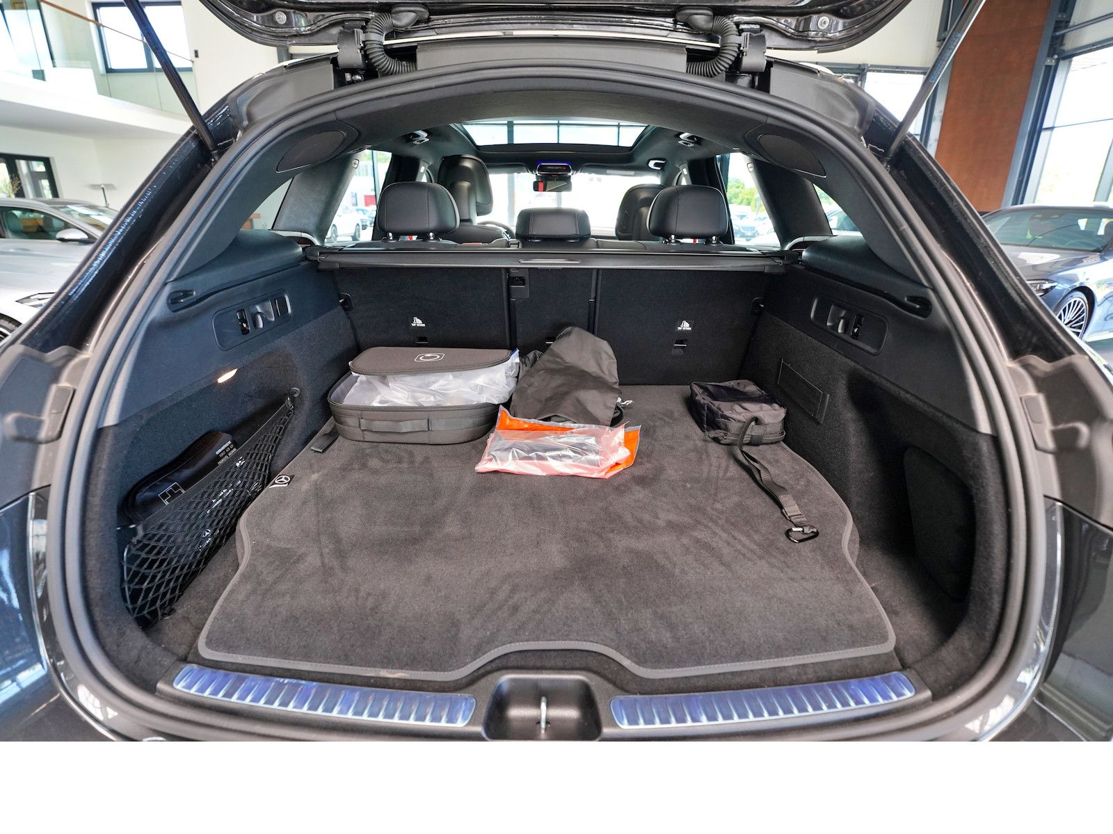 Mercedes-Benz GLC 400 e 4M AMG - Samsaru's Car Outlet
