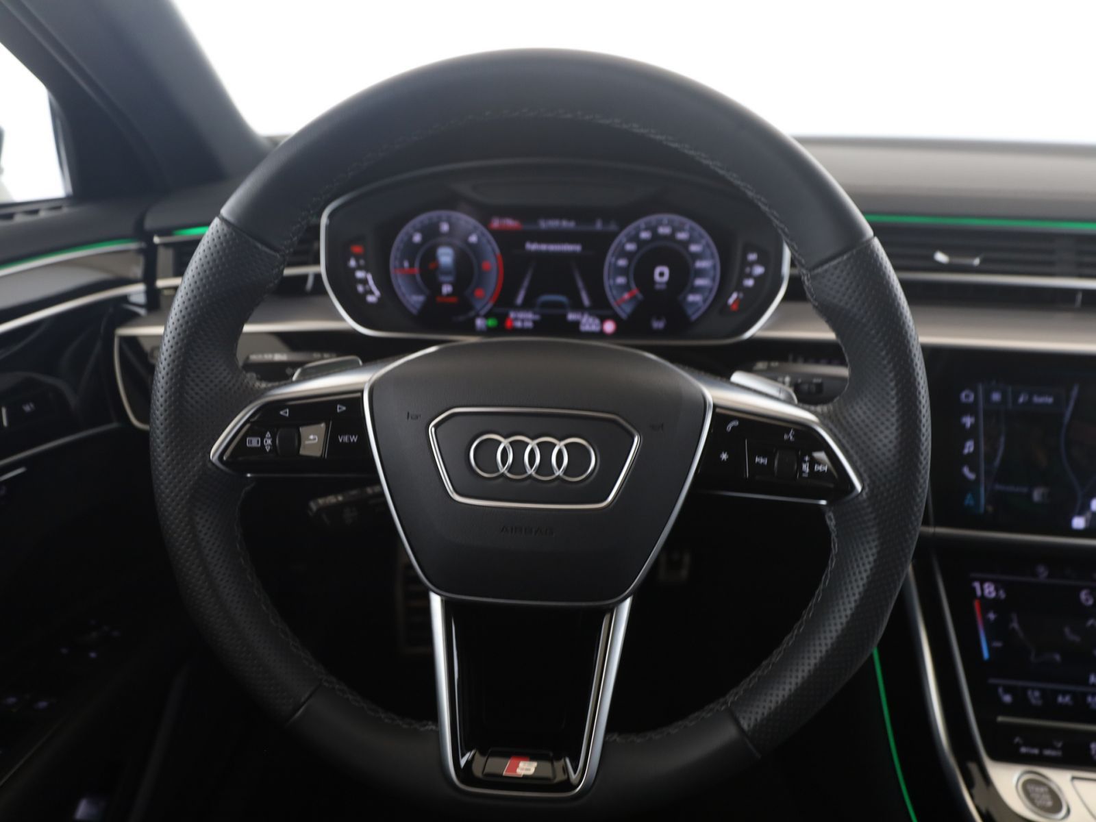 Audi A8 50 TDI quattro S line Pano+AHK+RFK+StandH+LUF