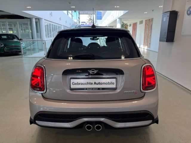 MINI Cooper S - Samsaru's Car Outlet