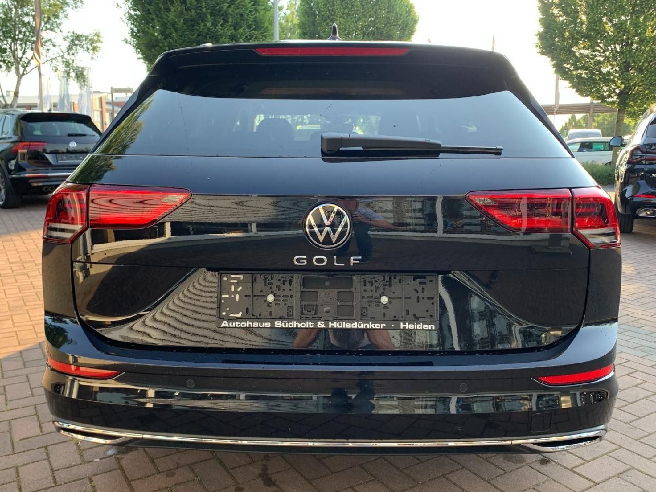 Volkswagen Golf VIII Variant 1.5 TSI OPF Style - Samsaru's Car Outlet