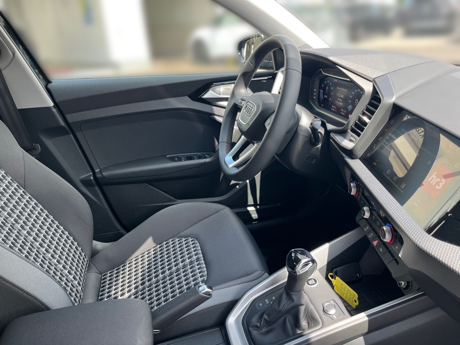 Audi A1 Sportback 30 TFSI ADVANCED - Samsaru's Car Outlet