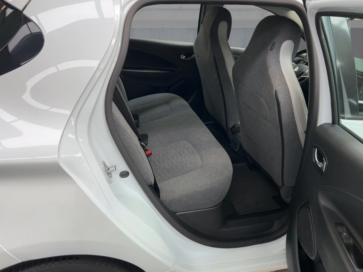 Renault ZOE EXPERIENCE R135 50kWh - Samsaru's Car Outlet