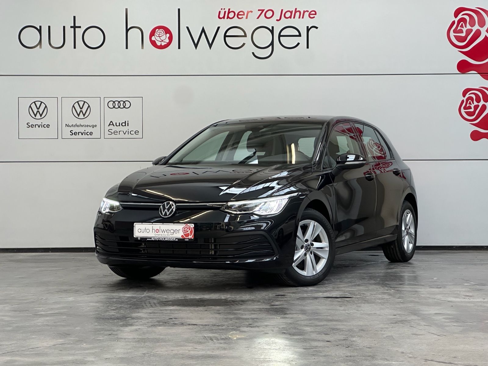 Volkswagen Golf 1.5 TSI Life - Samsaru's Car Outlet