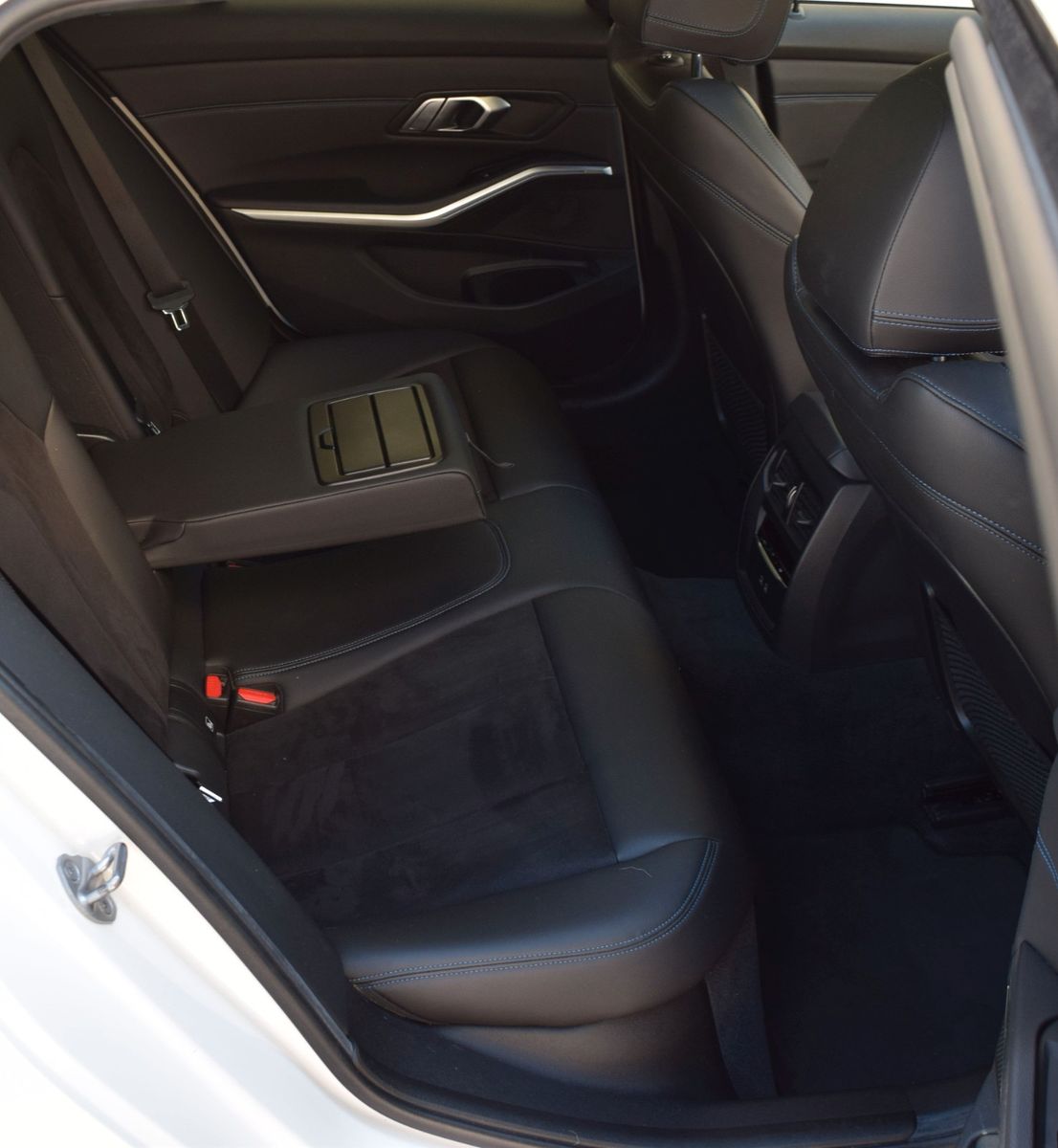 BMW 330e Touring xDrive MSport - Samsaru's Car Outlet