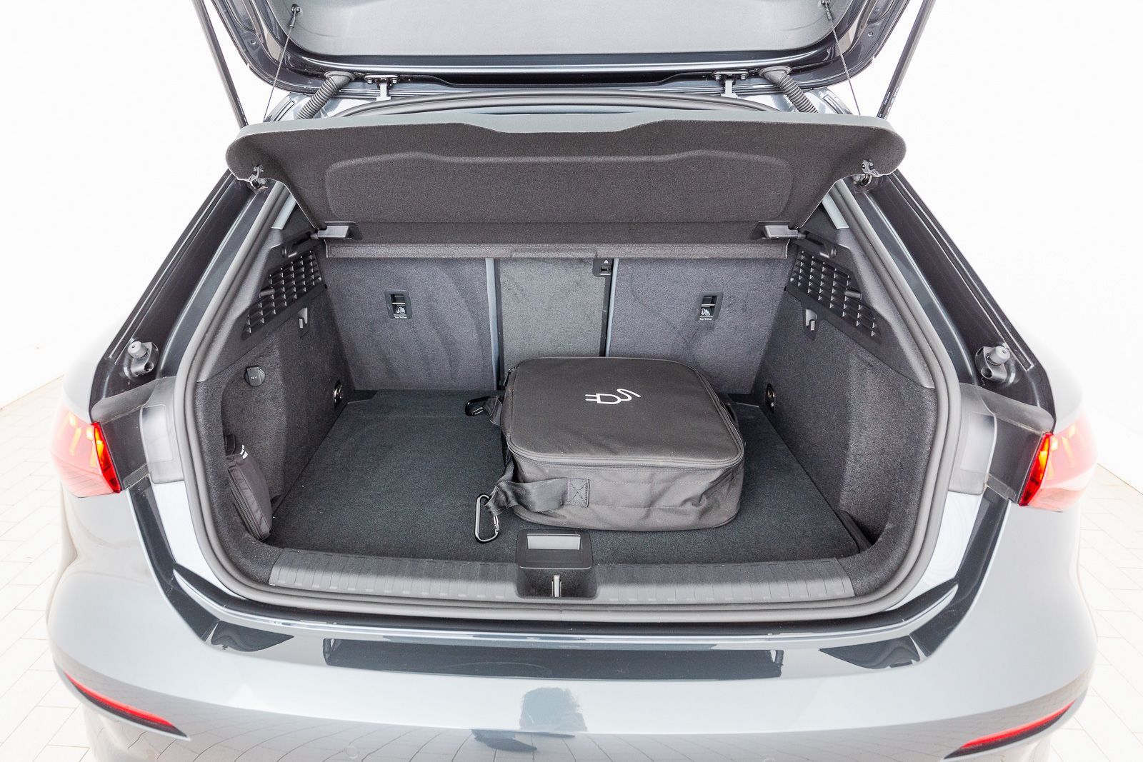 Audi A3 Sportback 40 TFSI e S tr. - Samsaru's Car Outlet