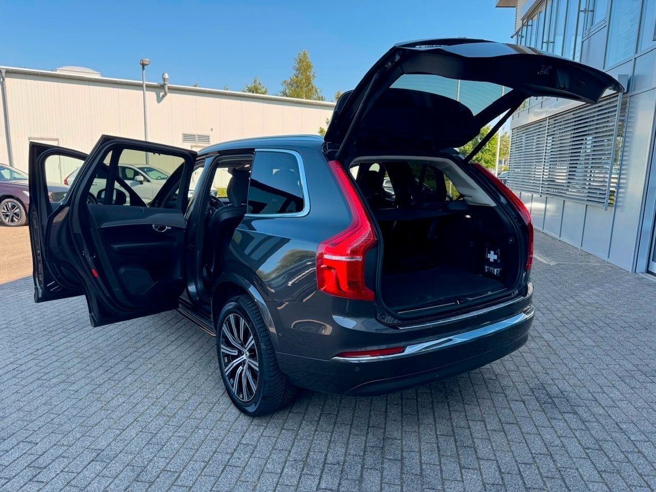 Volvo XC90 B5 D AWD ULTIMATE BRIGHT-360-AHK-Pano-Sthzg
