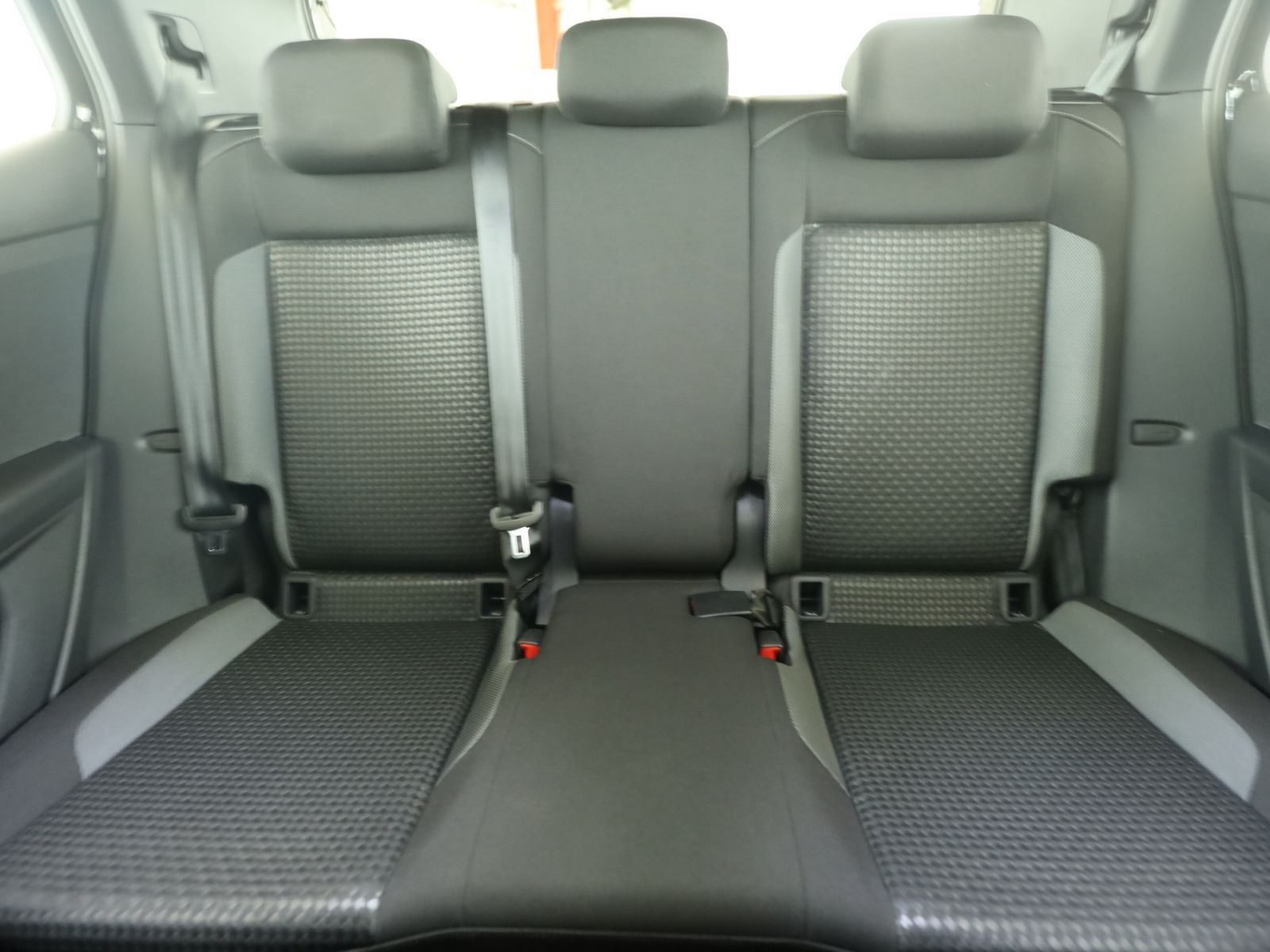 Volkswagen T-Cross 1.0 TSI Life - Samsaru's Car Outlet
