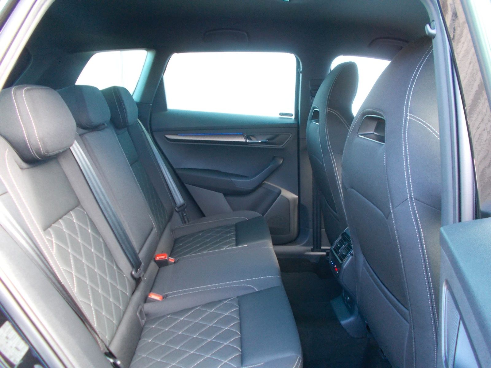 Skoda Karoq  1.5 TSI Sportline * DSG * Navi *AHK *360°