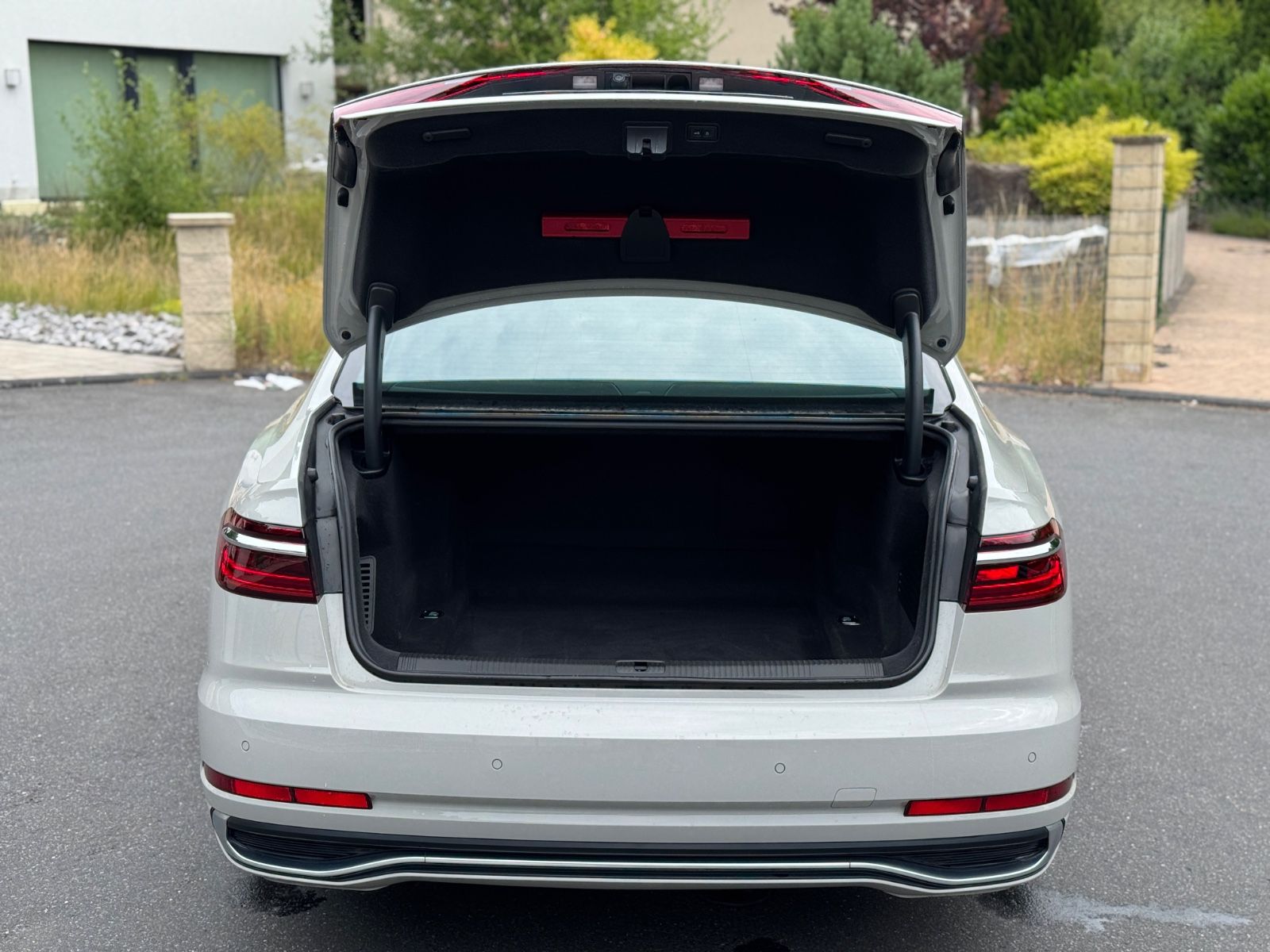 Audi A8 55 TFSI quattro S-line - Samsaru's Car Outlet