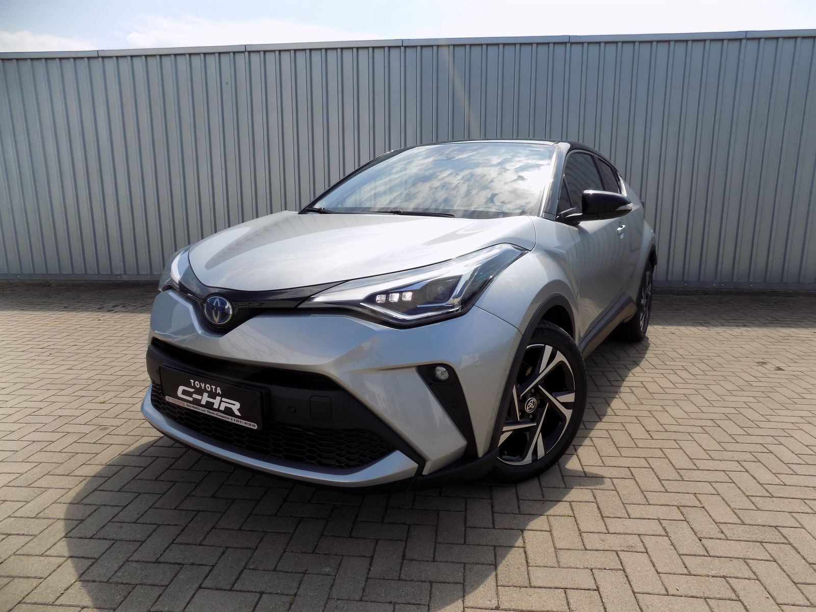 Toyota C-HR Hybrid Team - Samsaru's Car Outlet