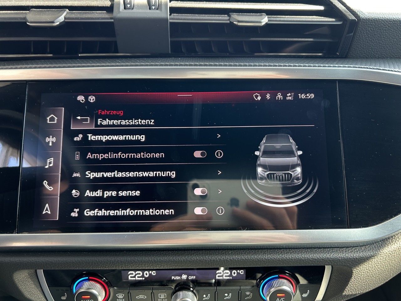 Audi Q3 40 TFSI quattro S-line - Samsaru's Car Outlet