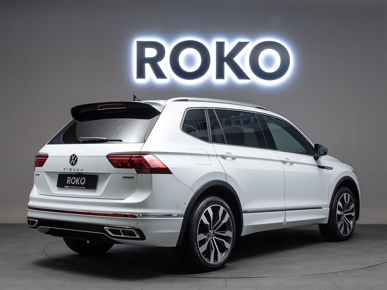 Volkswagen Tiguan Allspace R-Line 4M 7-Sitzer 360°MEGAVOLL