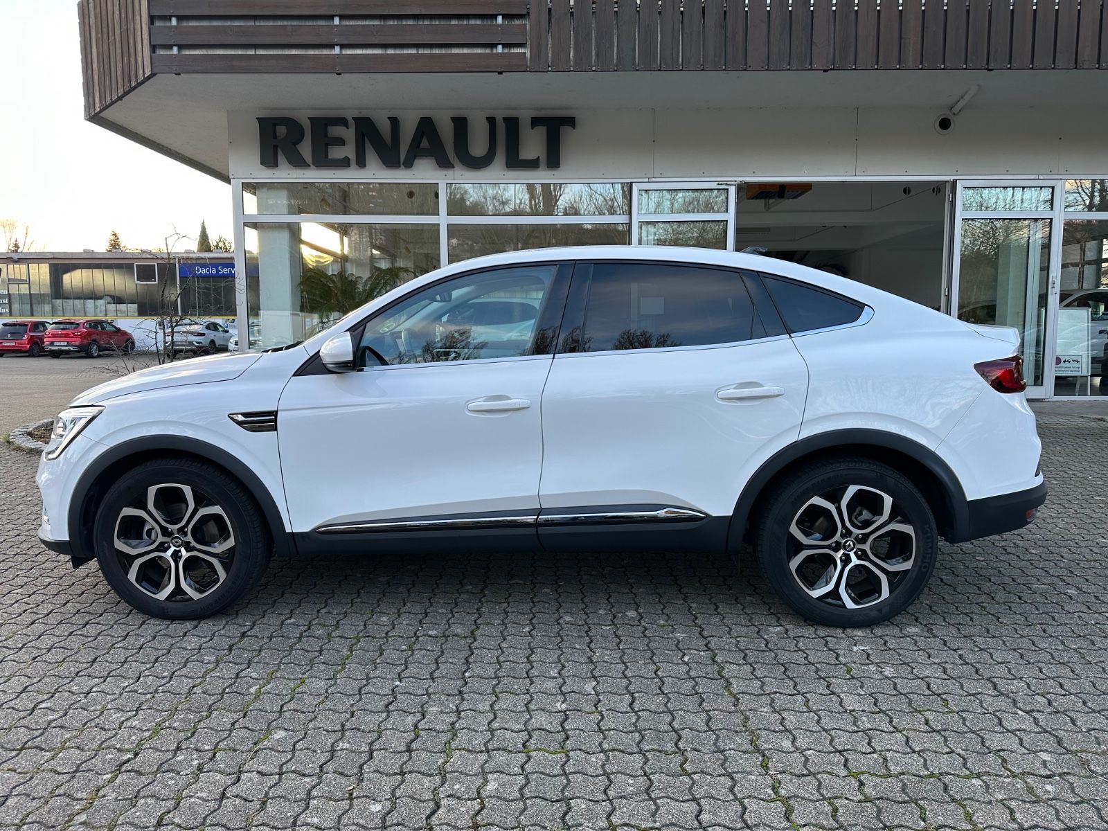 Renault Arkana Intens Hybrid - Samsaru's Car Outlet