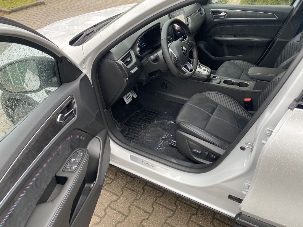 Renault Arkana E-TECH Full Hybrid 145 Espirit Alpine - Samsaru's Car Outlet