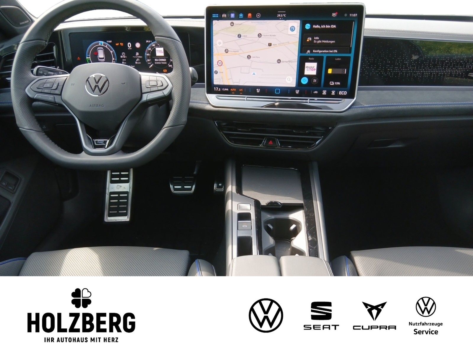 Volkswagen Passat R-Line 1.5 eHybrid DSG SIGNATURE+AHK+PANO