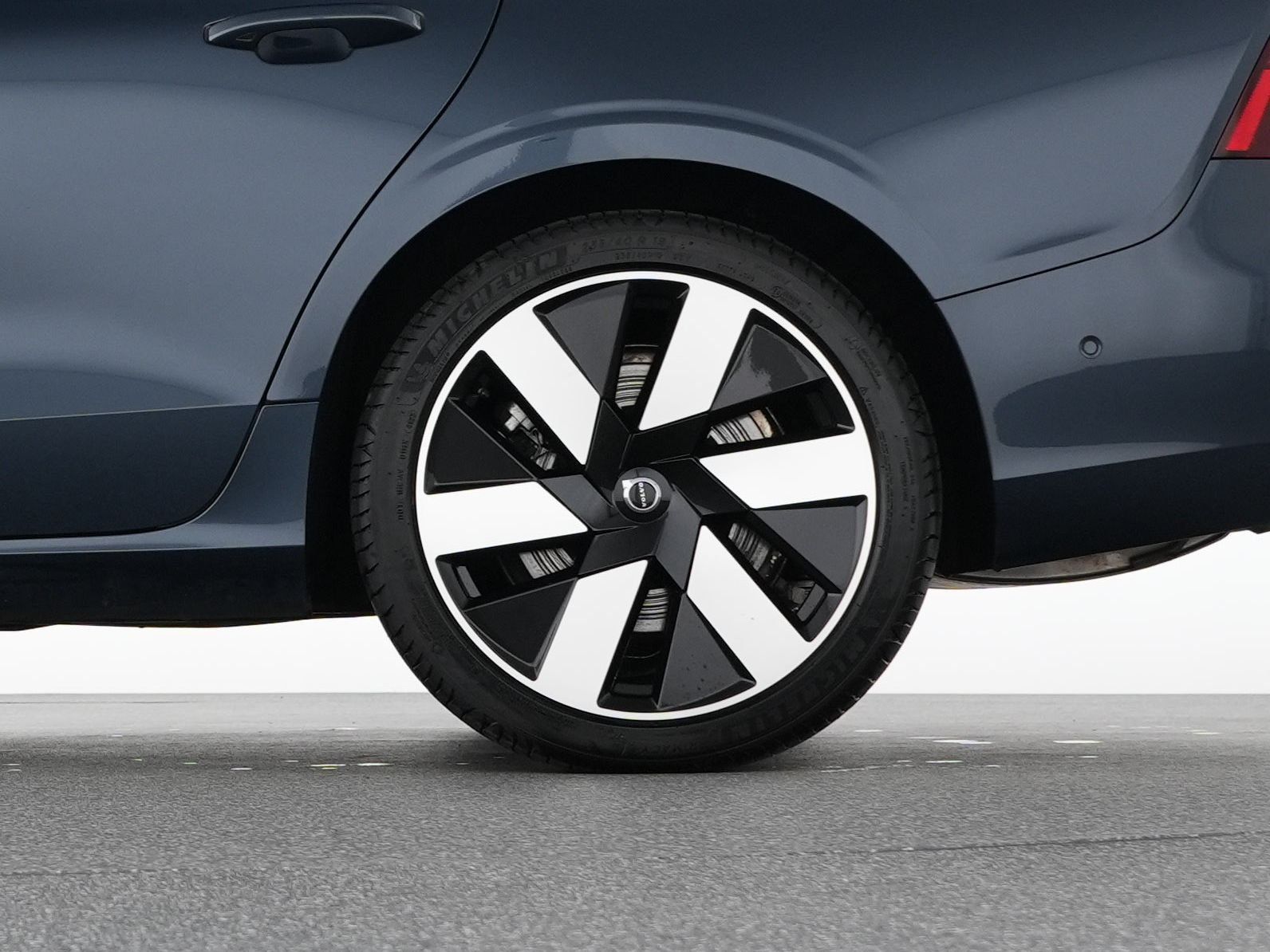 Volvo S60 T8 Recharge AWD Ultimate Dark 19"+B&W+360°
