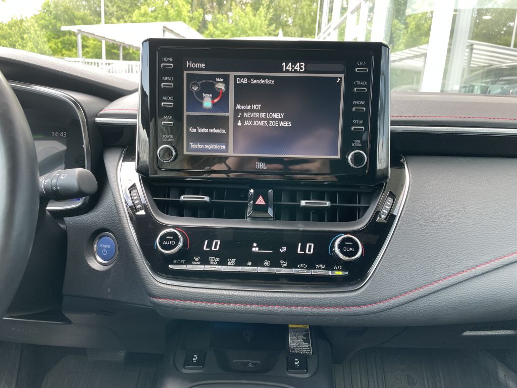 Toyota Corolla 2.0 Hybrid Touring Sports Lounge - Samsaru's Car Outlet