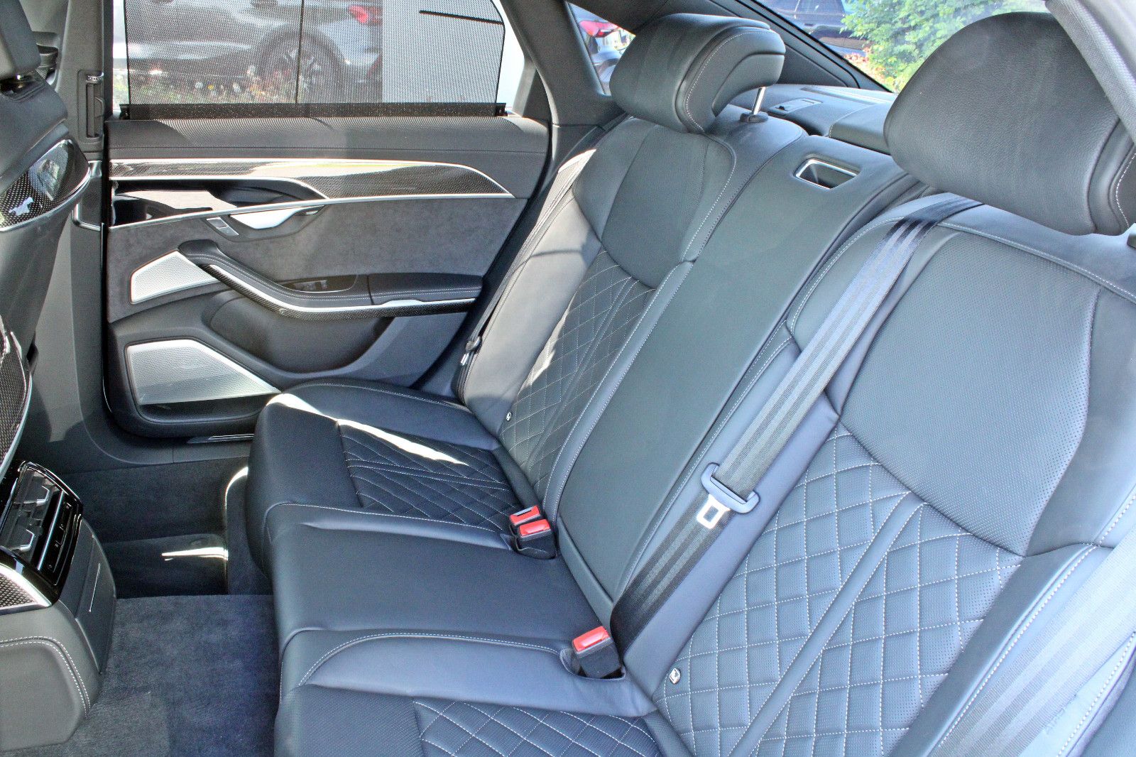 Audi A8 60TFSI quattro S LINE BLACK - Samsaru's Car Outlet
