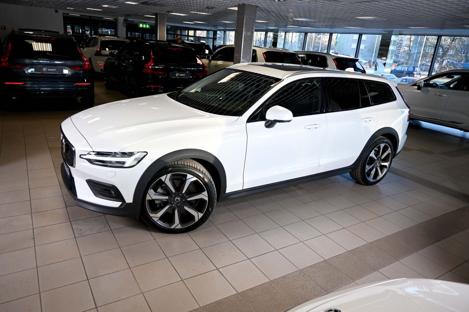 Volvo V60 Cross Country B&W HUD MASSAGE ULTIMATE FULL