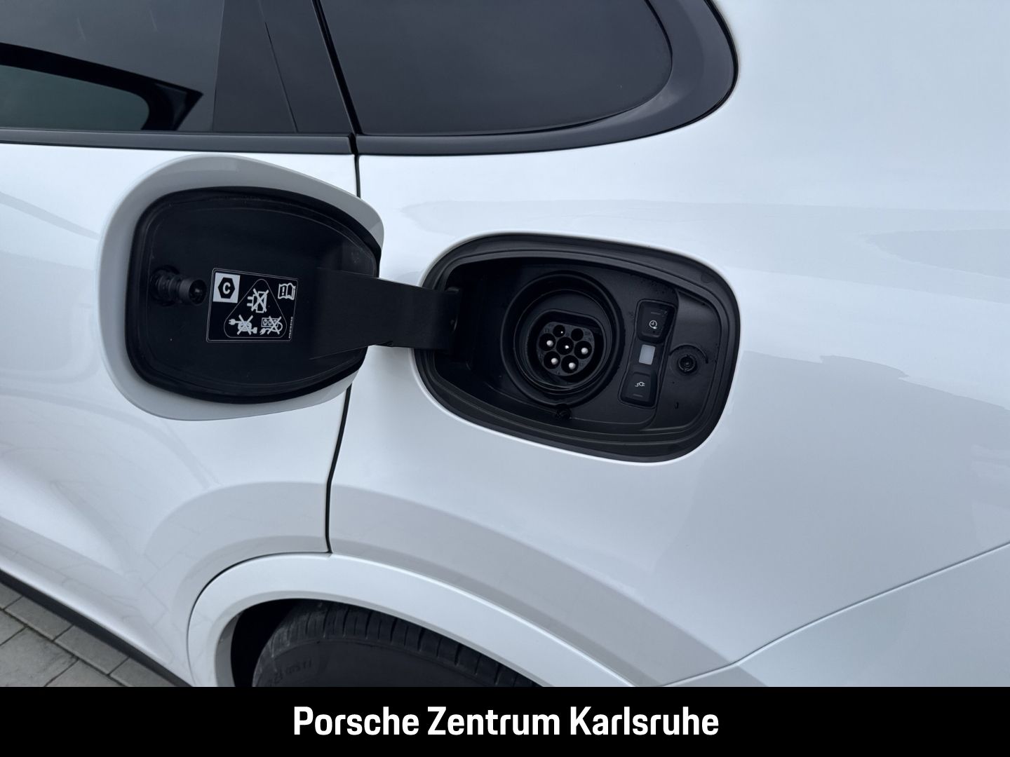 Porsche Cayenne E-Hybrid BOSE Luftfederung Panoramadach