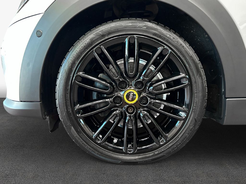 MINI Cooper SE MINI Yours Trim - Samsaru's Car Outlet