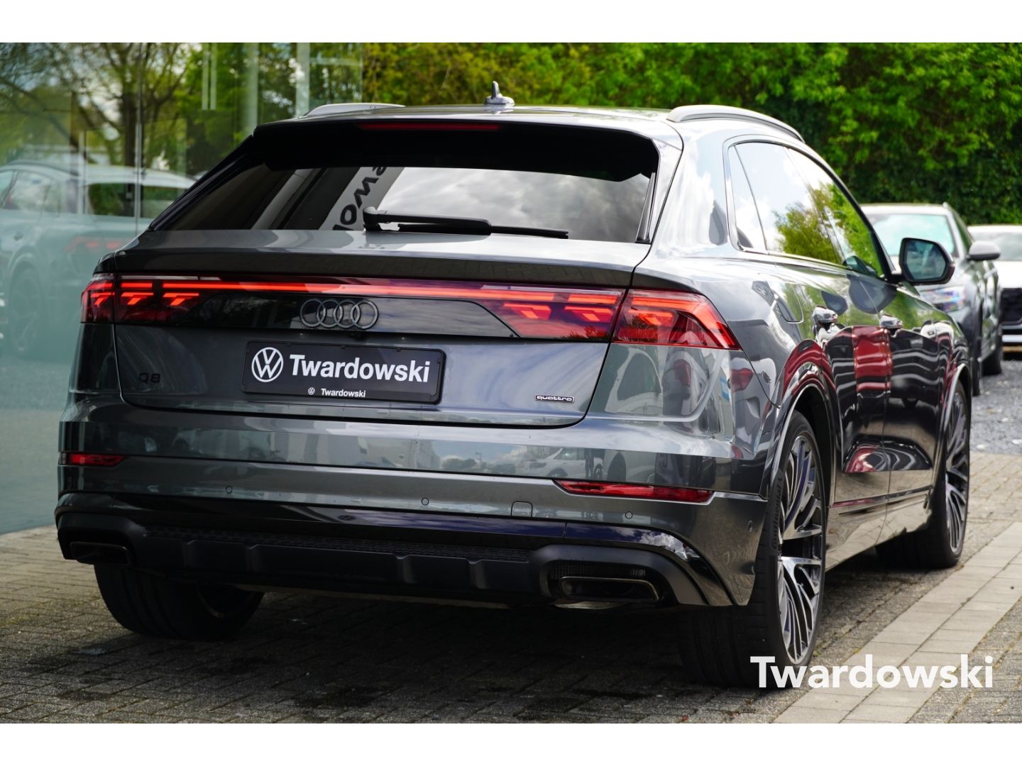 Audi Q8 S line Luftf. AHK PANO Matrix HUD B&O Allr.le