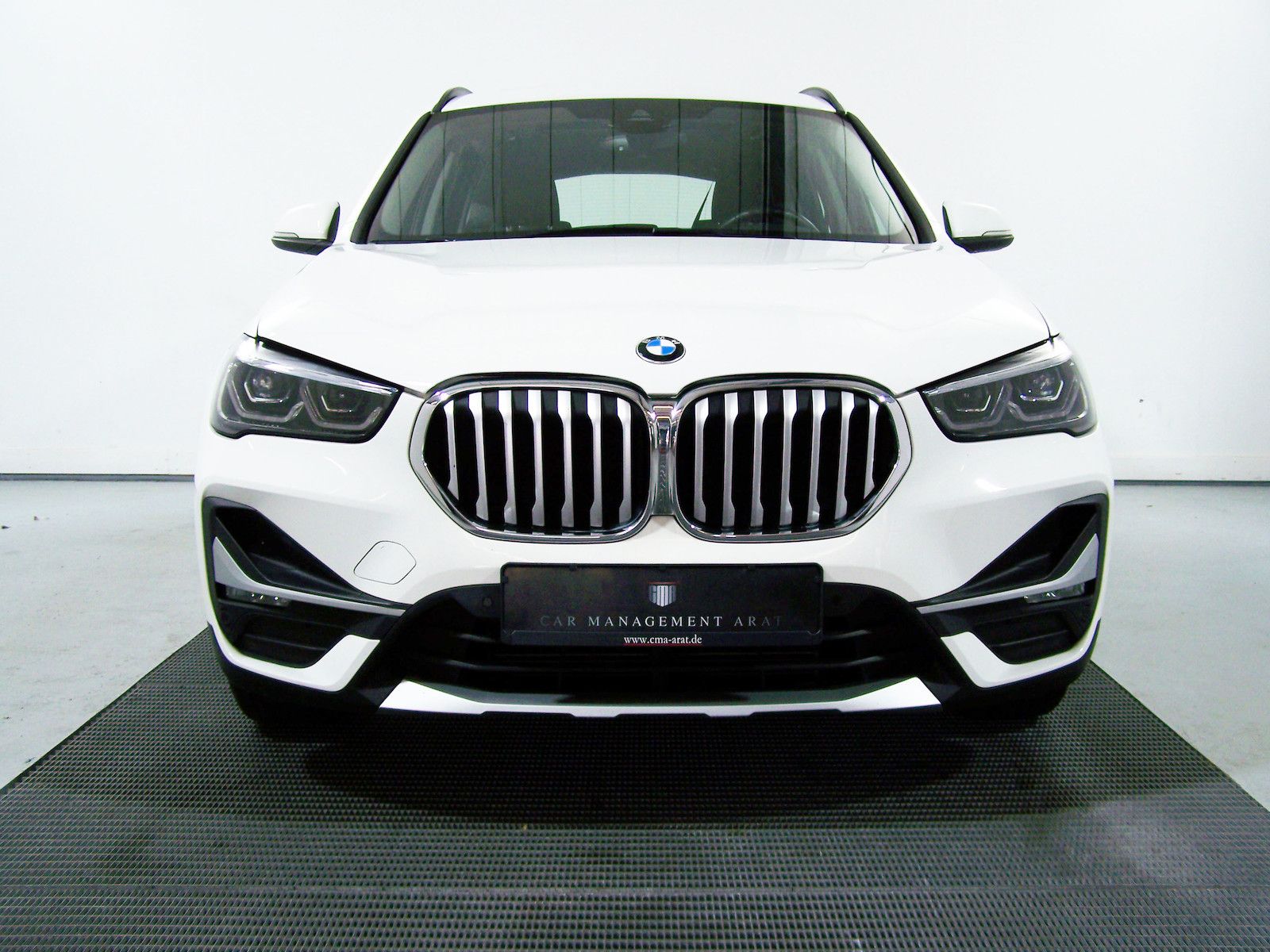 BMW X1 xDrive 20 d xLine - Samsaru's Car Outlet