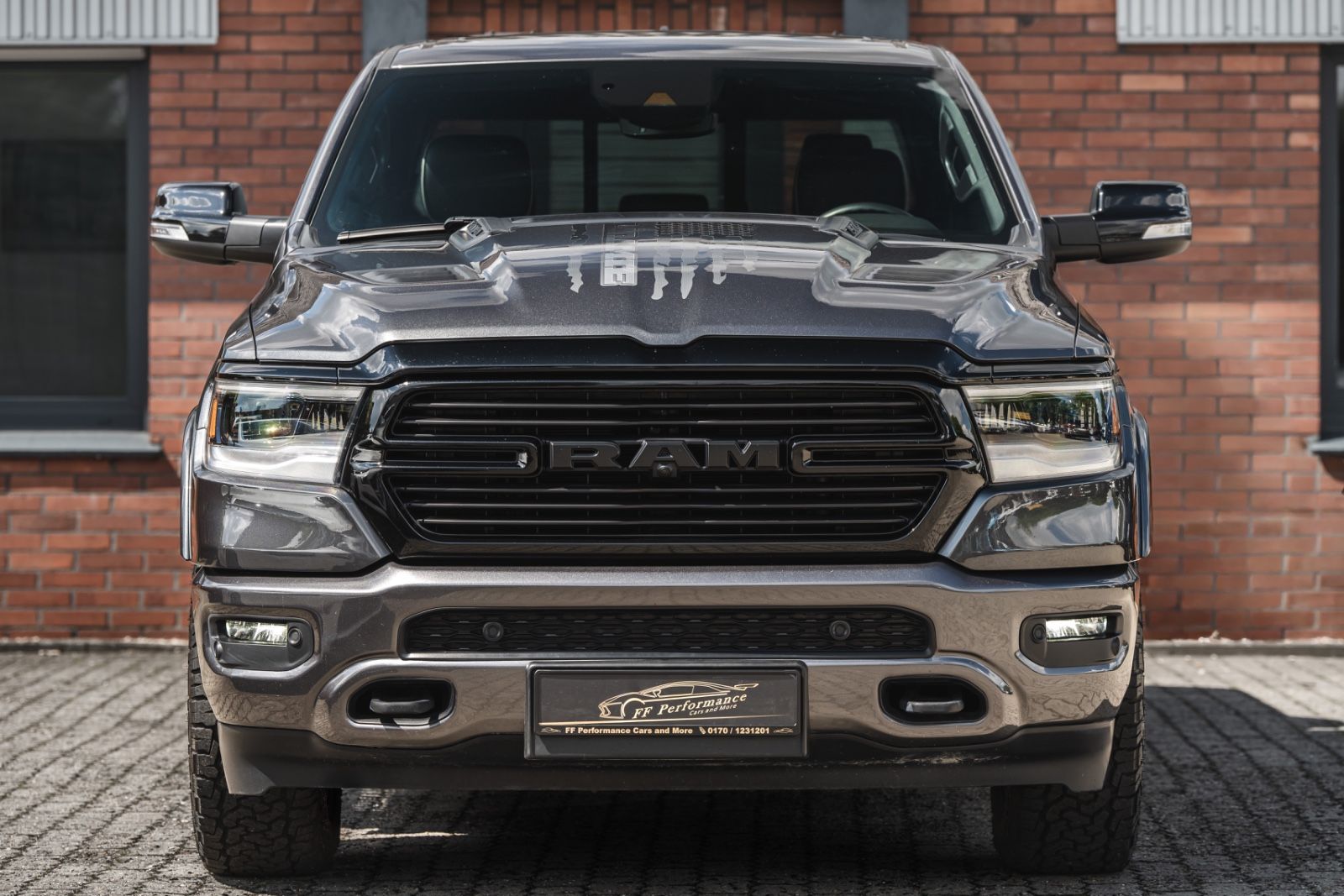 Dodge RAM5.7Laramie E-Torque/LPG/Navi/360*Dig-T/Pano