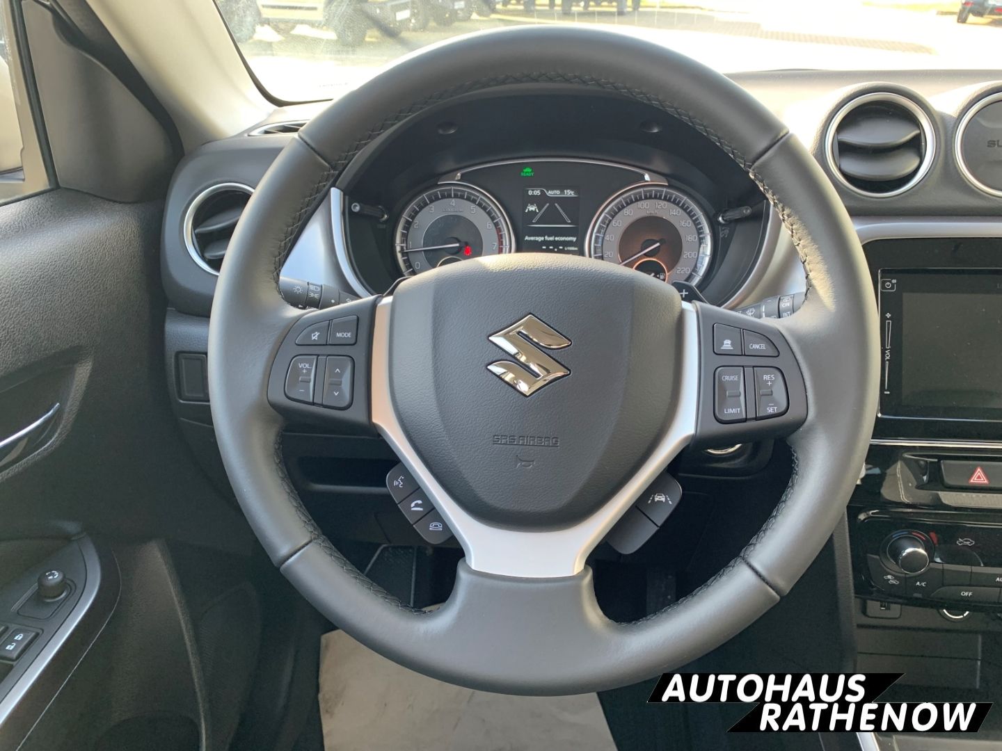 Suzuki Vitara 1.5 Hybrid Comfort Allrad - Samsaru's Car Outlet