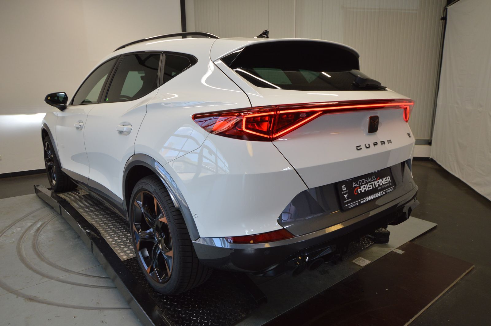 Cupra Formentor VZ 2.0 TSI 4Drive - Samsaru's Car Outlet