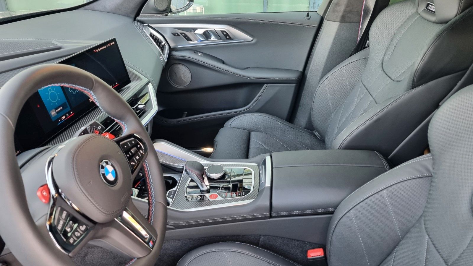 BMW XM 4.4i V8 LNP 190€ 8 Fach Bereift