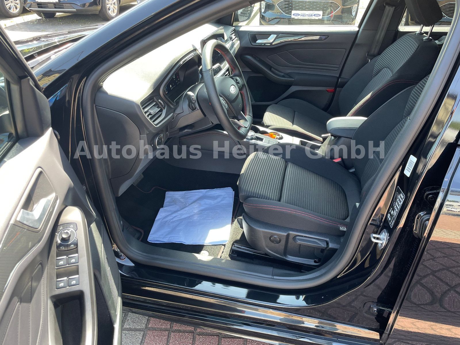 Ford Focus 1.5 EB Aut.ST-Line X / ACC+Matrix+e.Klappe