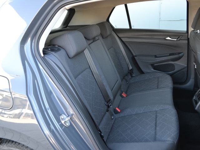 Volkswagen Golf VIII 1.5 TSI Life - Samsaru's Car Outlet