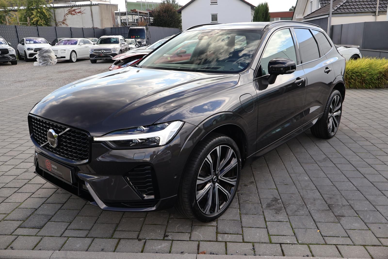 Volvo XC60  T8 AWD R Design Hybrid  Pano-AHK-FACELIFT