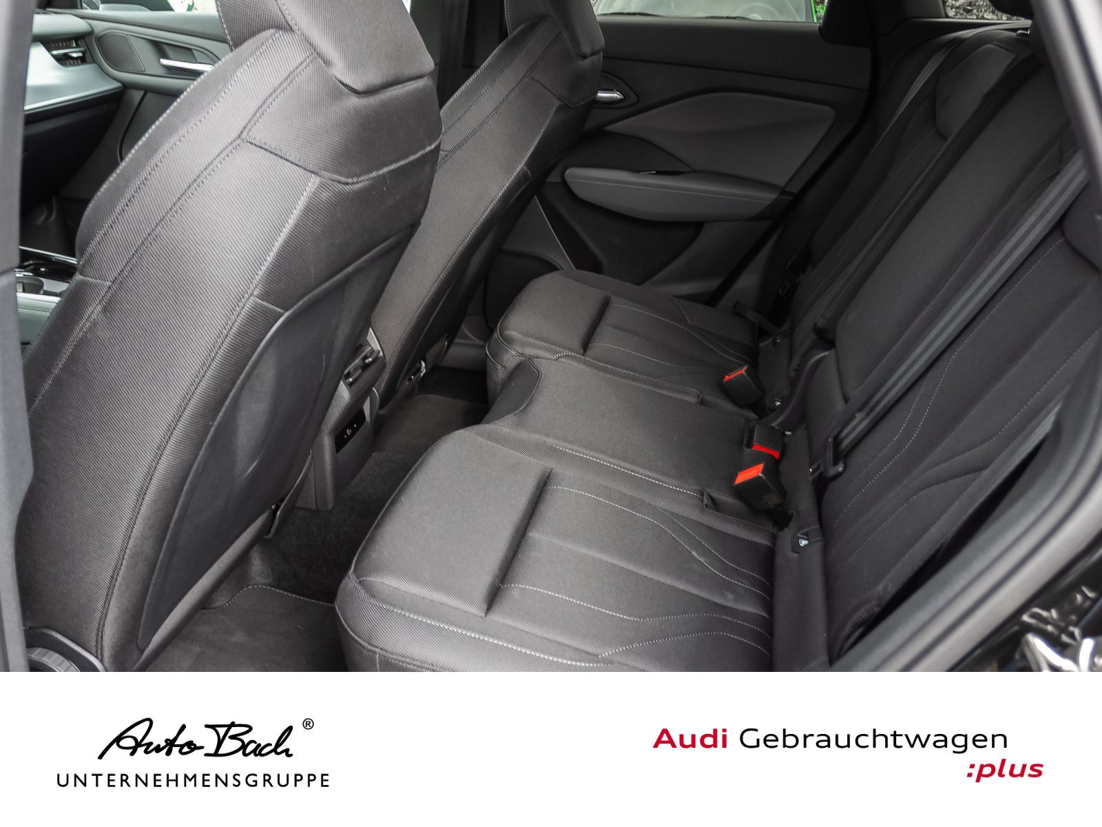 Audi Q3 S line TFSI Stronic Navi LED CarPlay ACC AHK