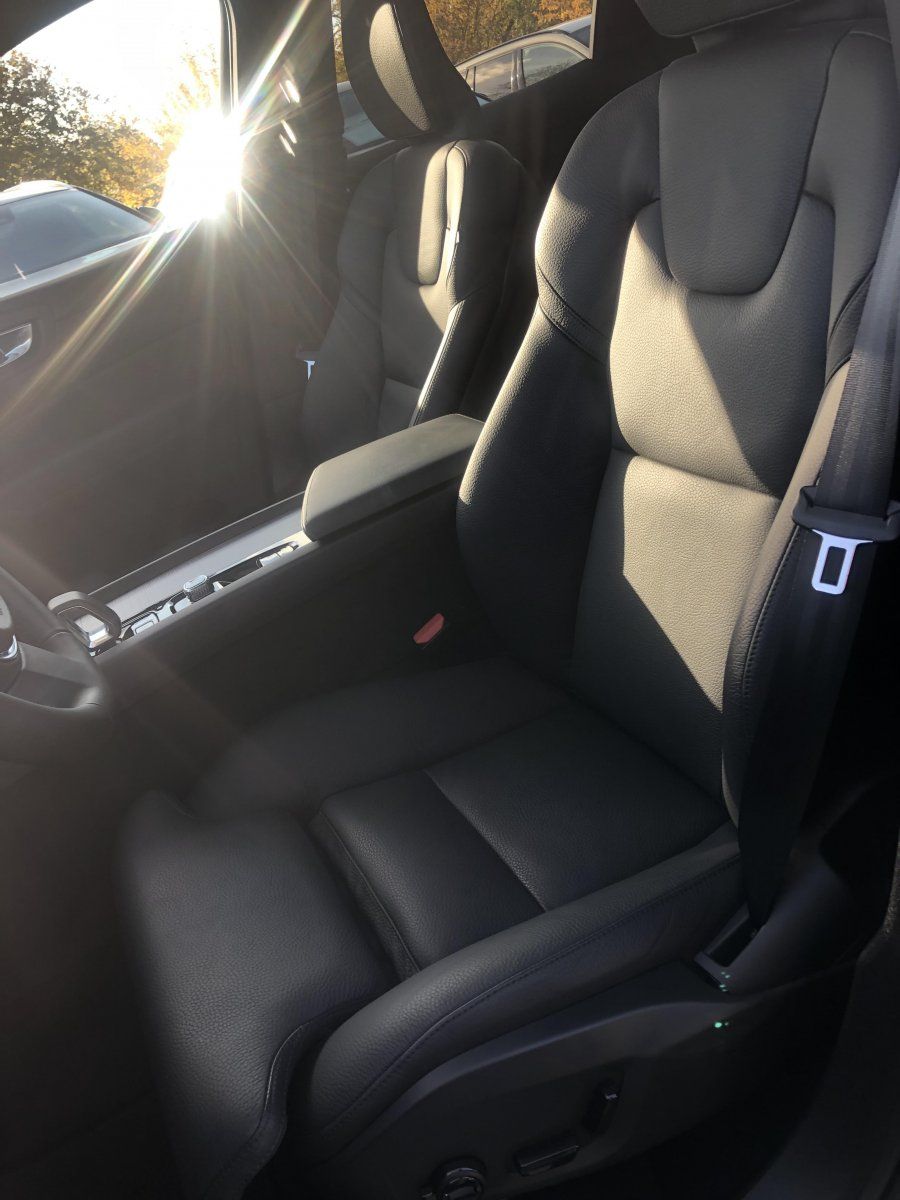 Volvo XC60 T6 AWD Plus Dark Plug in Hybrid