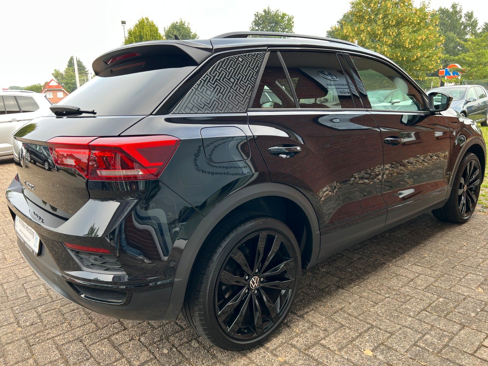 Volkswagen T-Roc 1.5TSi DSG Black - Samsaru's Car Outlet