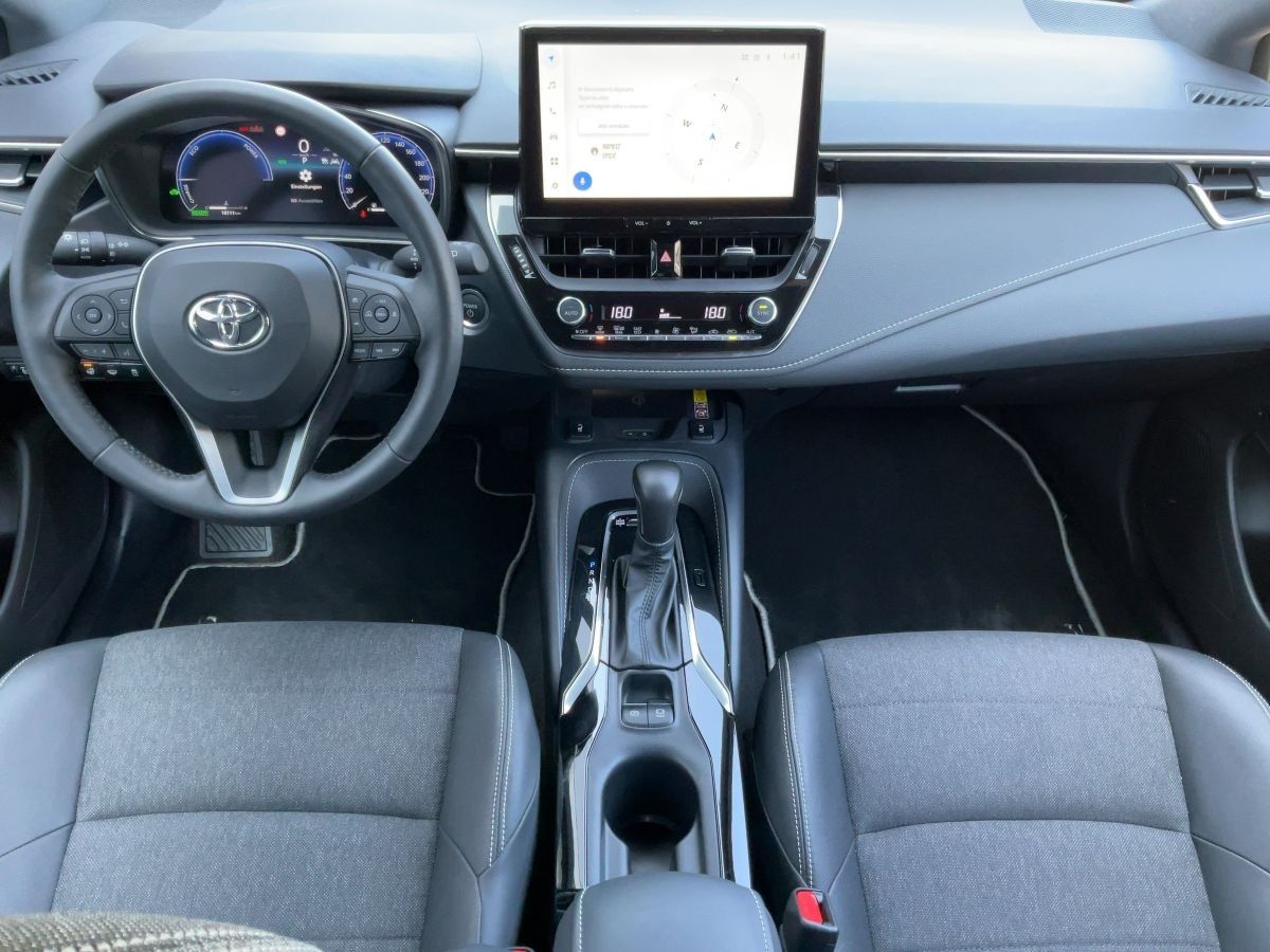 Toyota Corolla 1.8 Hybrid TEAM D LED+NAV+ACC+RFK+SHZ
