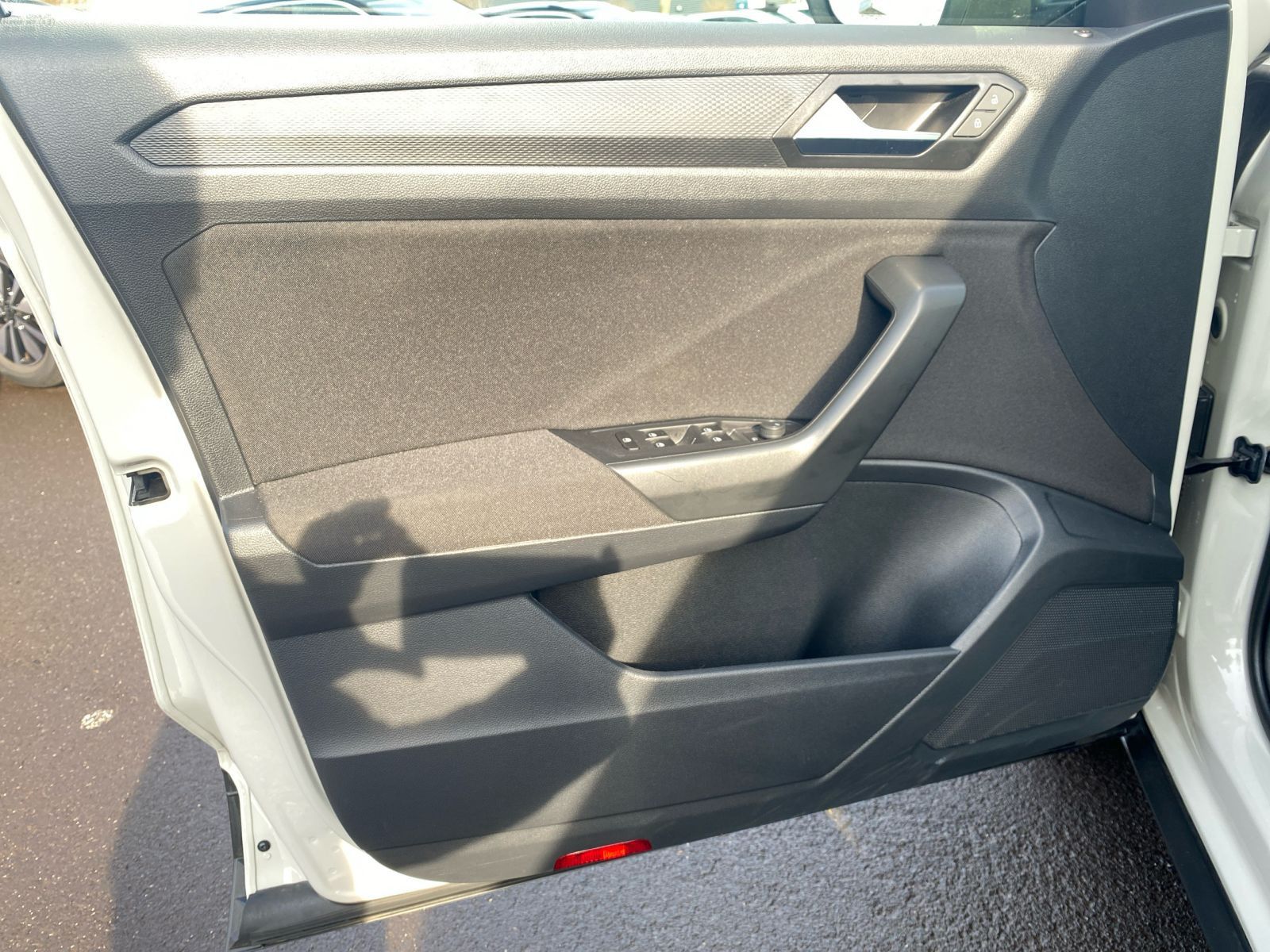 Volkswagen T-Roc 1.0 TSI - Samsaru's Car Outlet