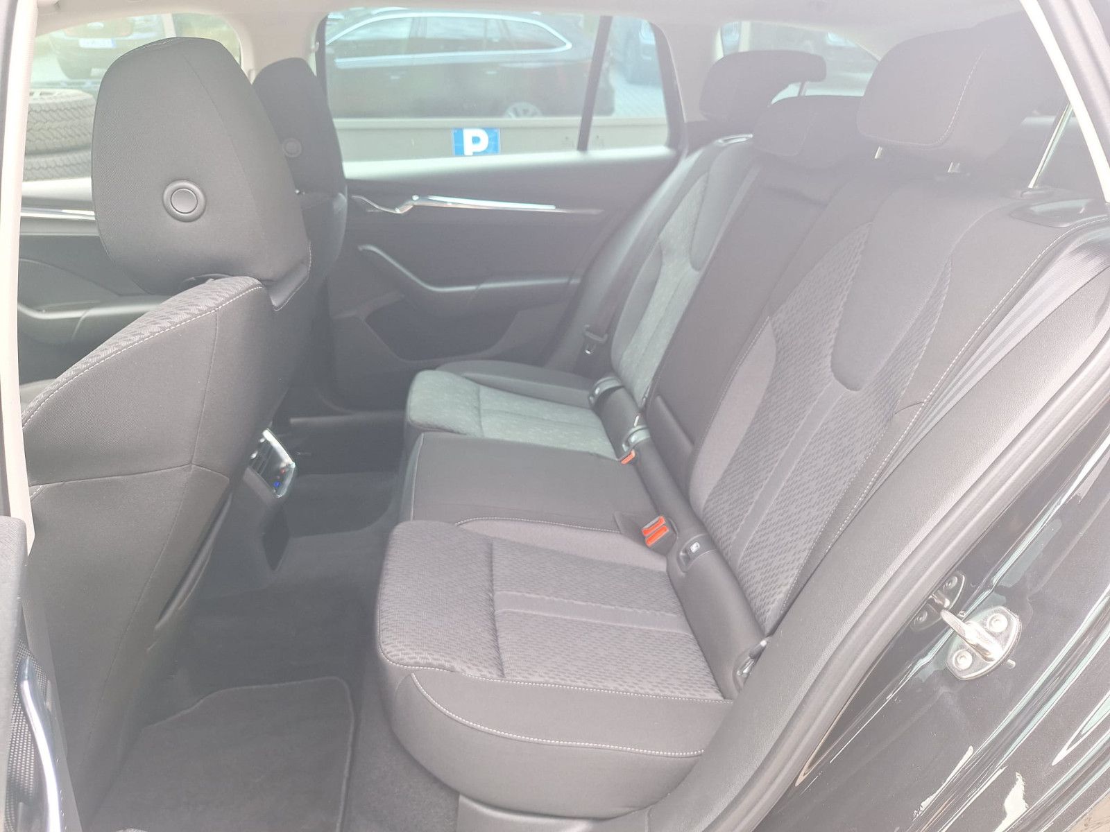 Skoda Octavia 2.0TDI DSG Combi - Samsaru's Car Outlet