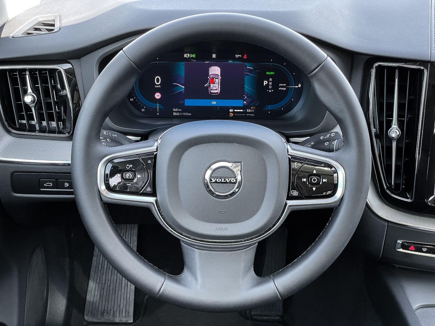 Volvo XC60 Plus Dark Recharge Plug-In Hybrid AWD T8 Tw