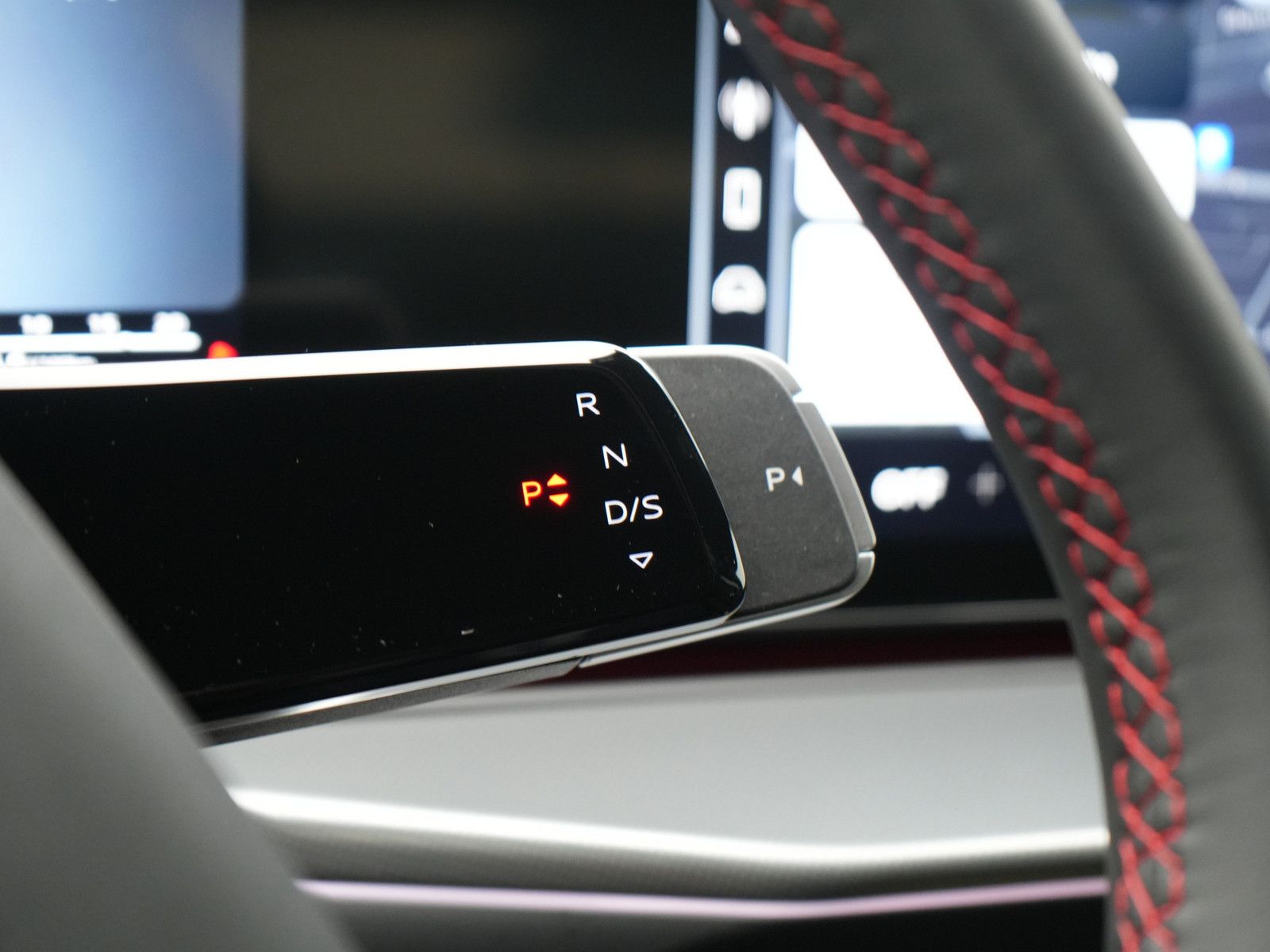 Audi Q3 S tronic S line MATRIX AHK PANO HUD SONOS NAV