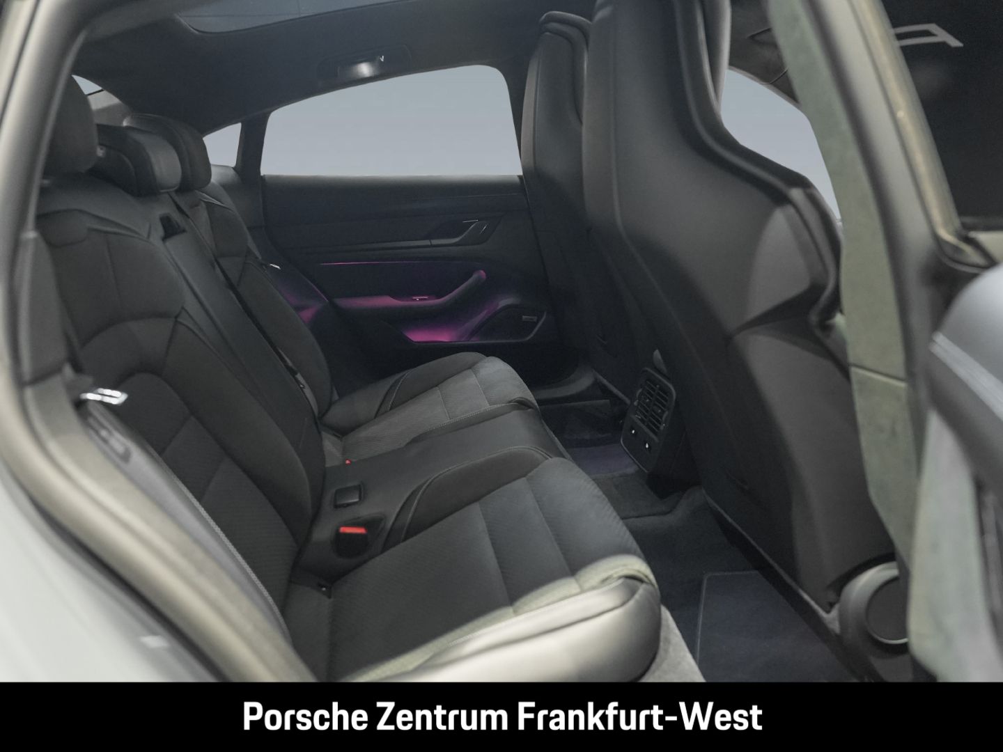 Porsche Taycan GTS Hinterachslenkung 21-Zoll Panoramadac