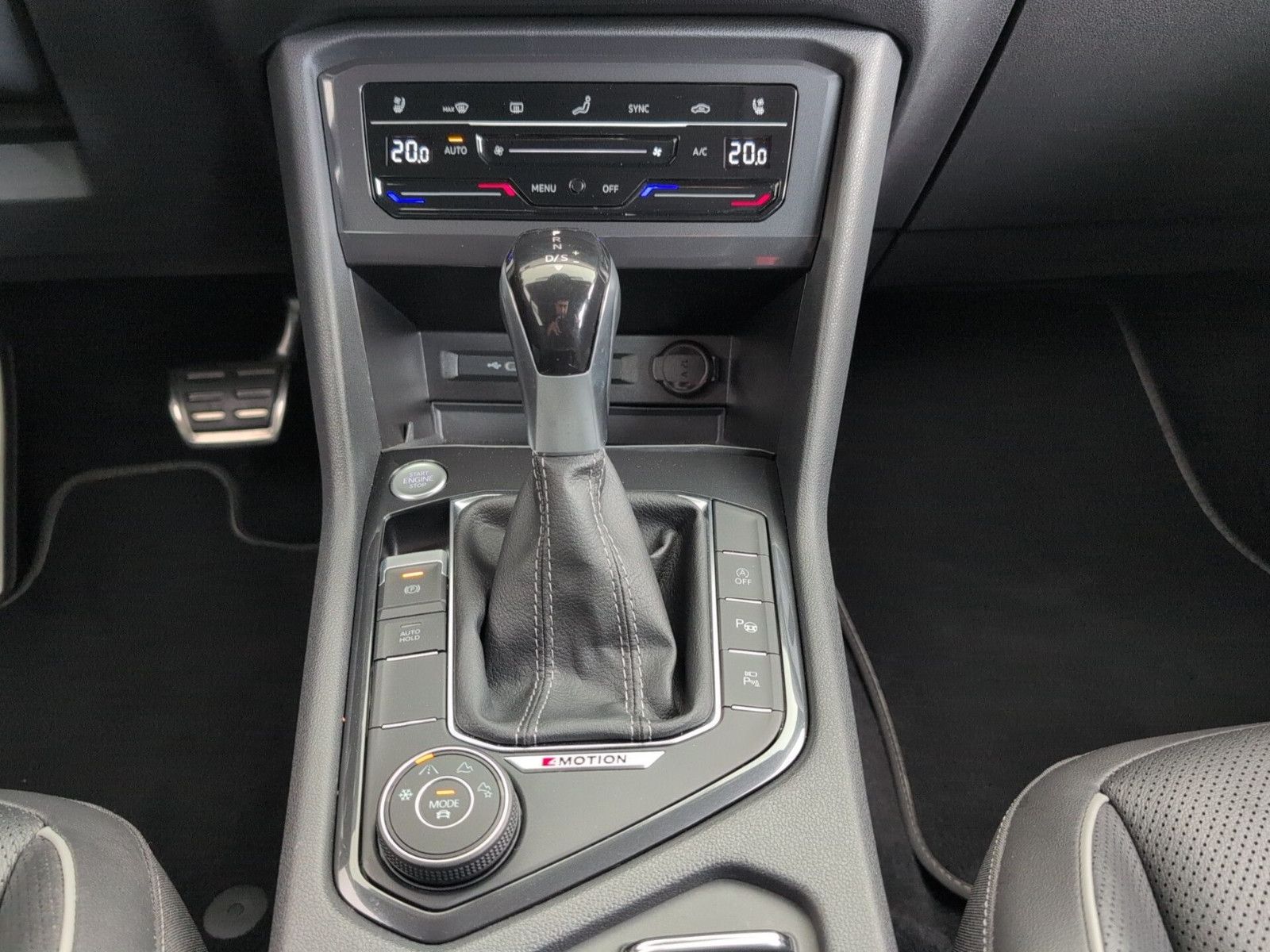 Volkswagen Tiguan Allspace R-LINE AHK-schw LEDER 20" 360°