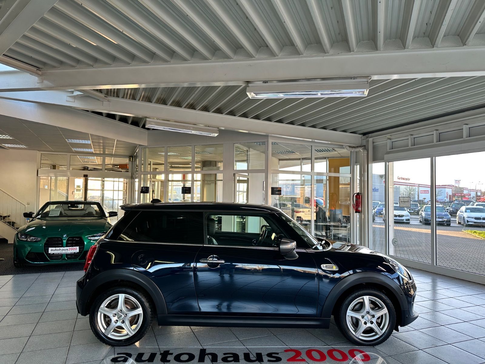 MINI Cooper SE Trim XL - Samsaru's Car Outlet