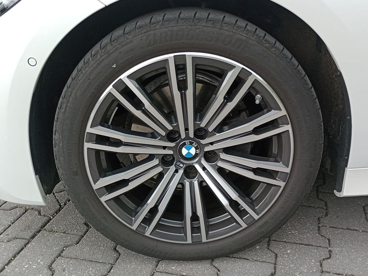 BMW 320i xDrive M Sport - Samsaru's Car Outlet