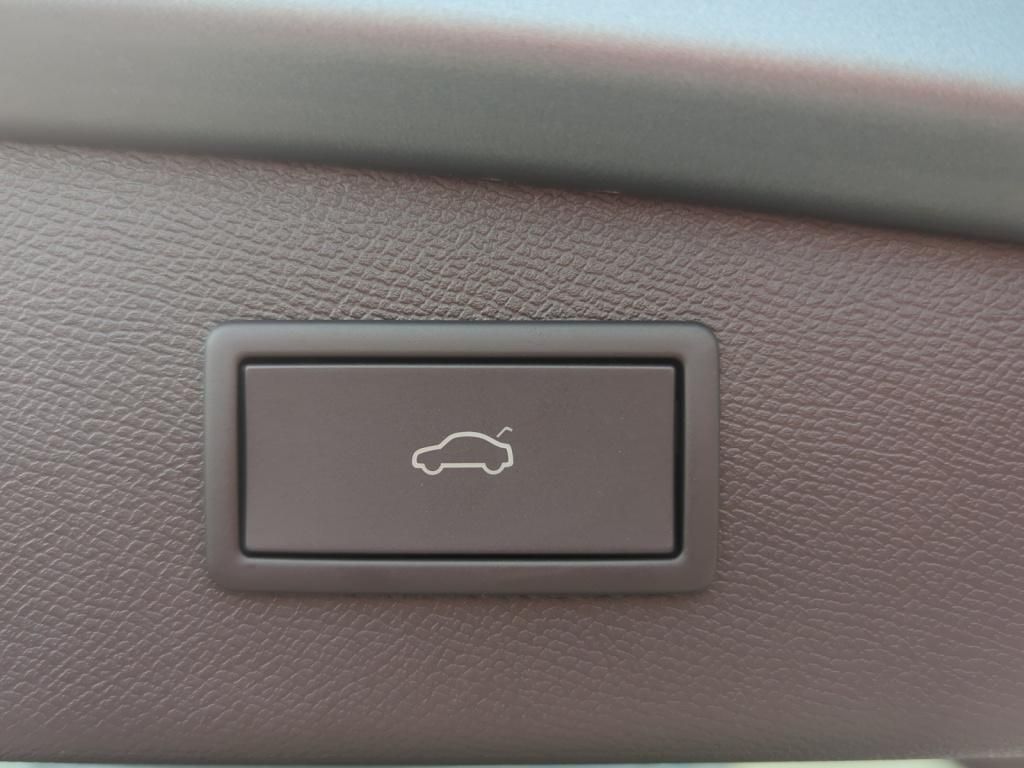 Cupra Leon SP VZ 1.5 eHYB 272PS DSG - Samsaru's Car Outlet
