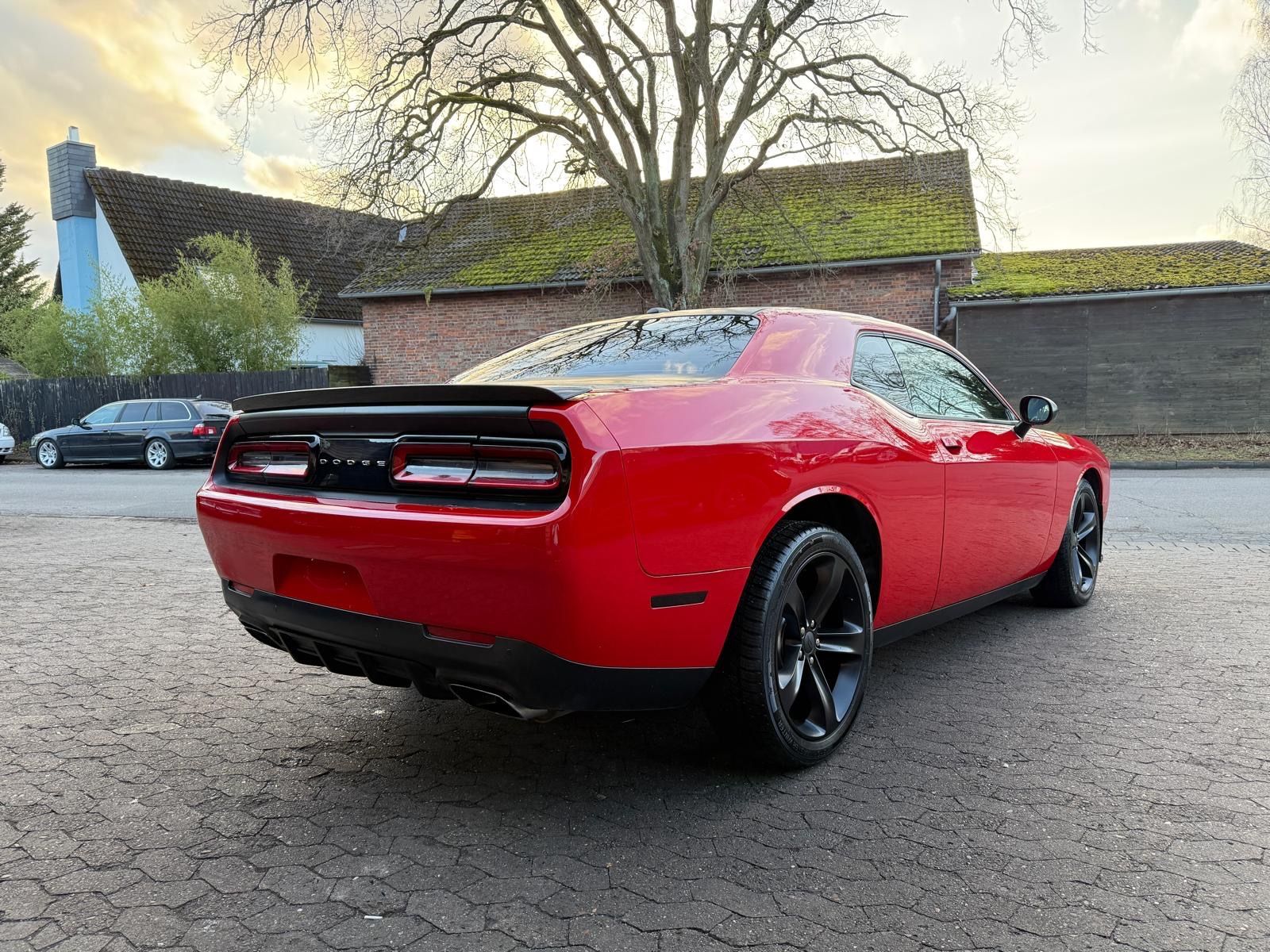 Dodge 5,7 V8*SRT KIT*LEDER*NAVI*KEYLESS*GARNTIE*SERVIC