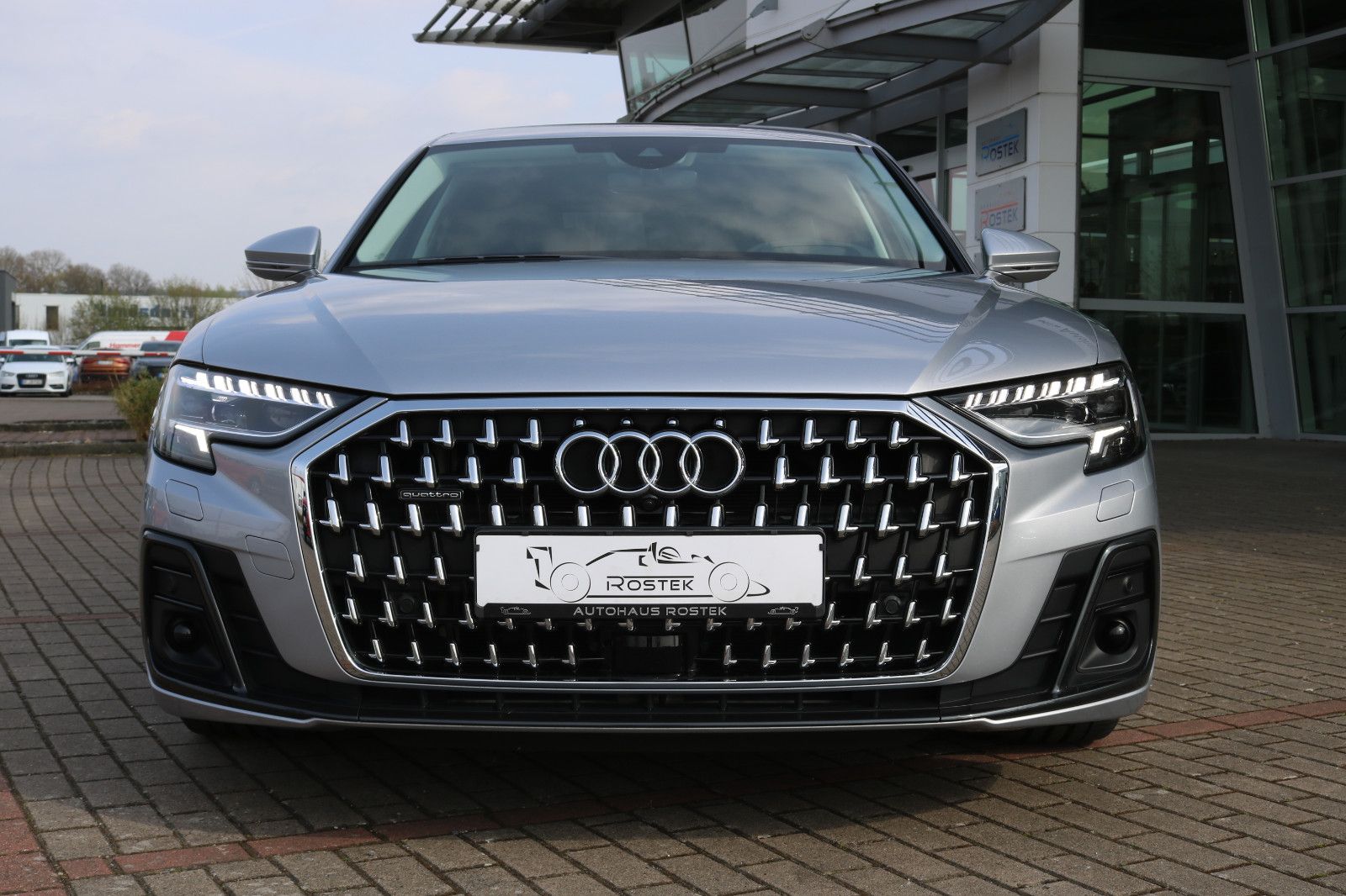Audi A8 L 50 TDI quattro Lang - Samsaru's Car Outlet
